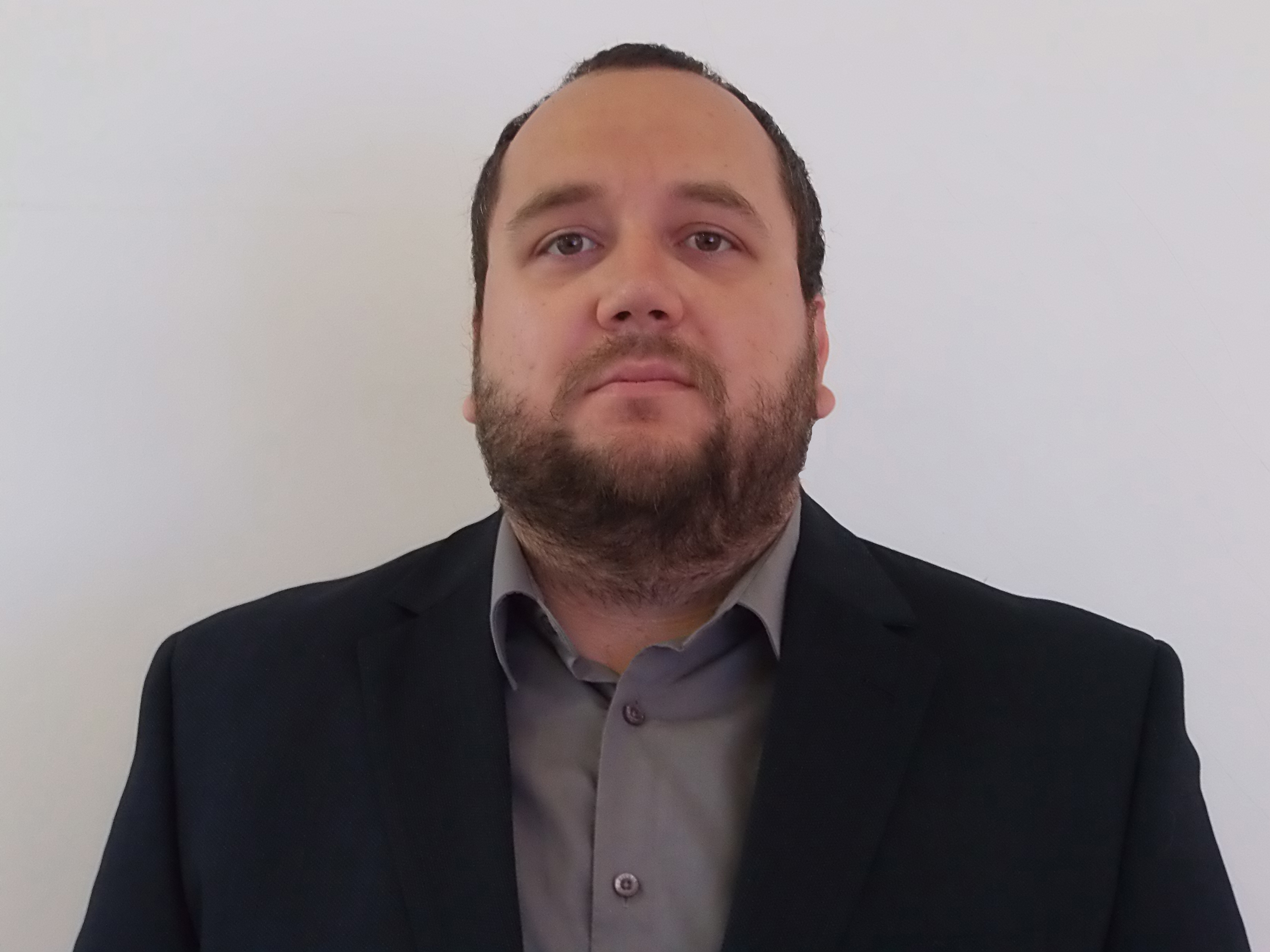Антон Дишков, Дилър-консултант консумативи Антон Дишков, Дилър-консултант консумативи